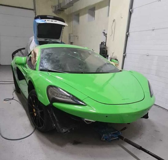 McLaren замена лонжеронов , окраска передней части автомобиля